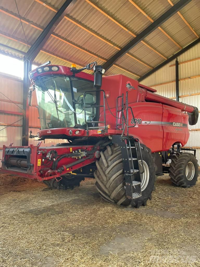 Case IH 8010 Kombinované zberacie stroje