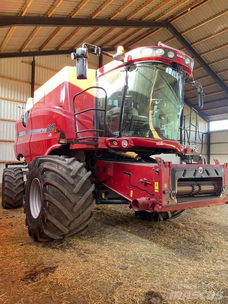 Case IH 8010 Kombinované zberacie stroje