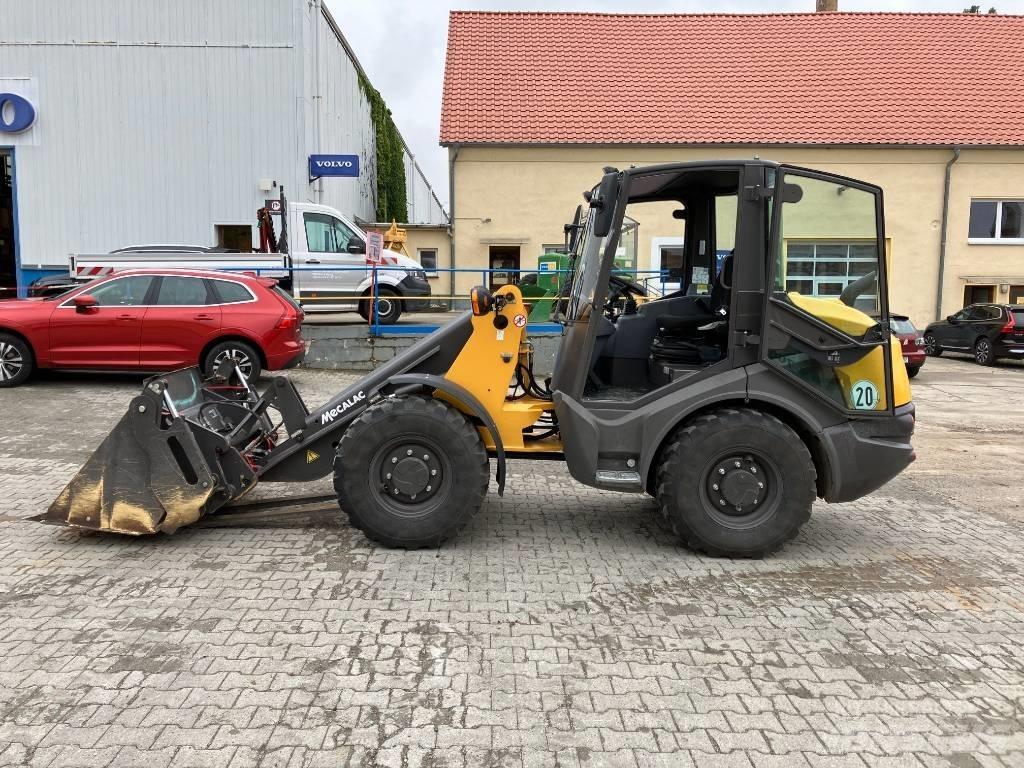Mecalac AX 700 Kolesové nakladače