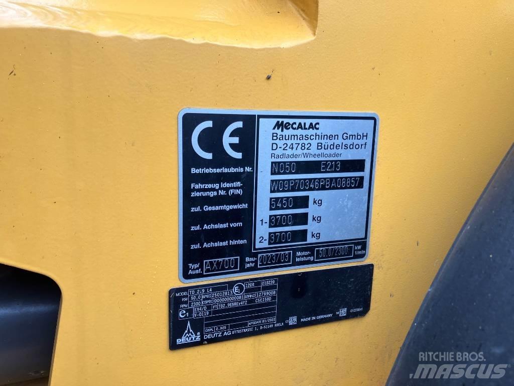 Mecalac AX 700 Kolesové nakladače