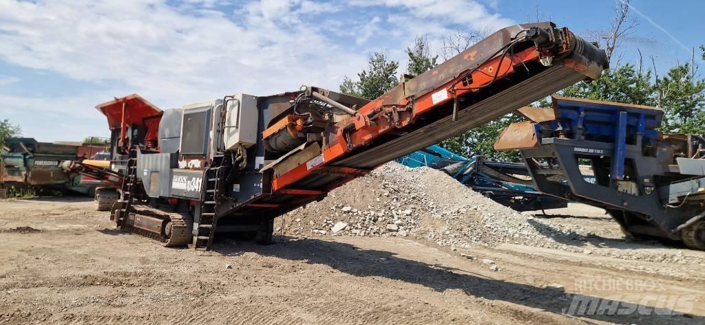 Sandvik QJ 341 Mobilné drviče