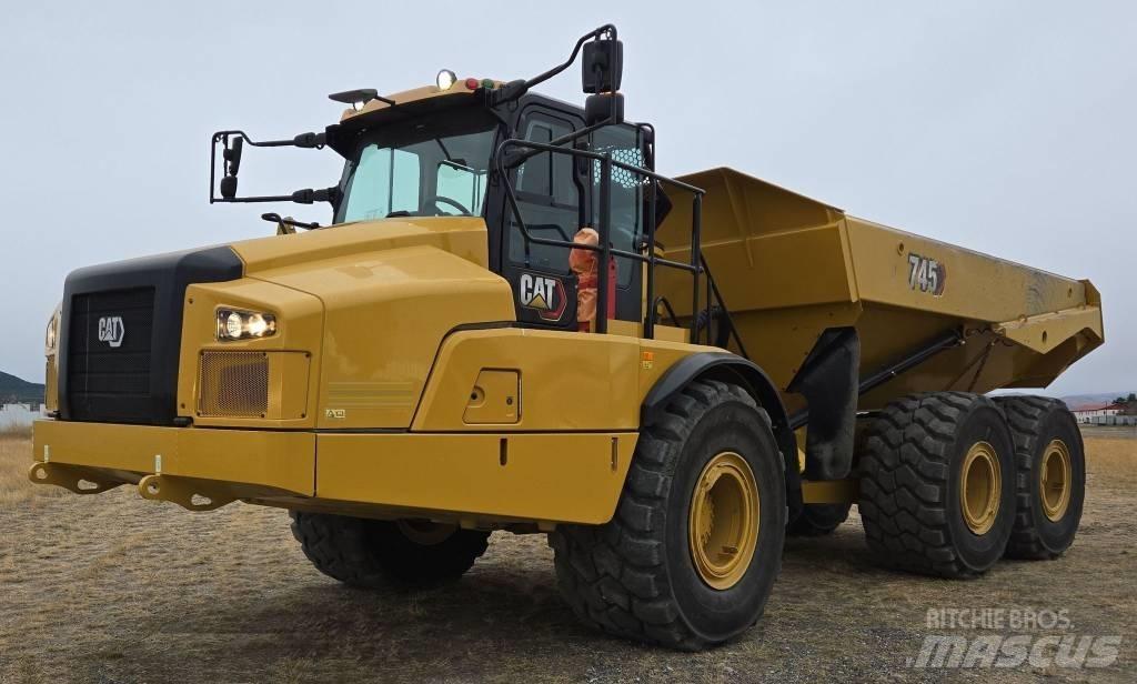 CAT 745 Kĺbové nákladné autá