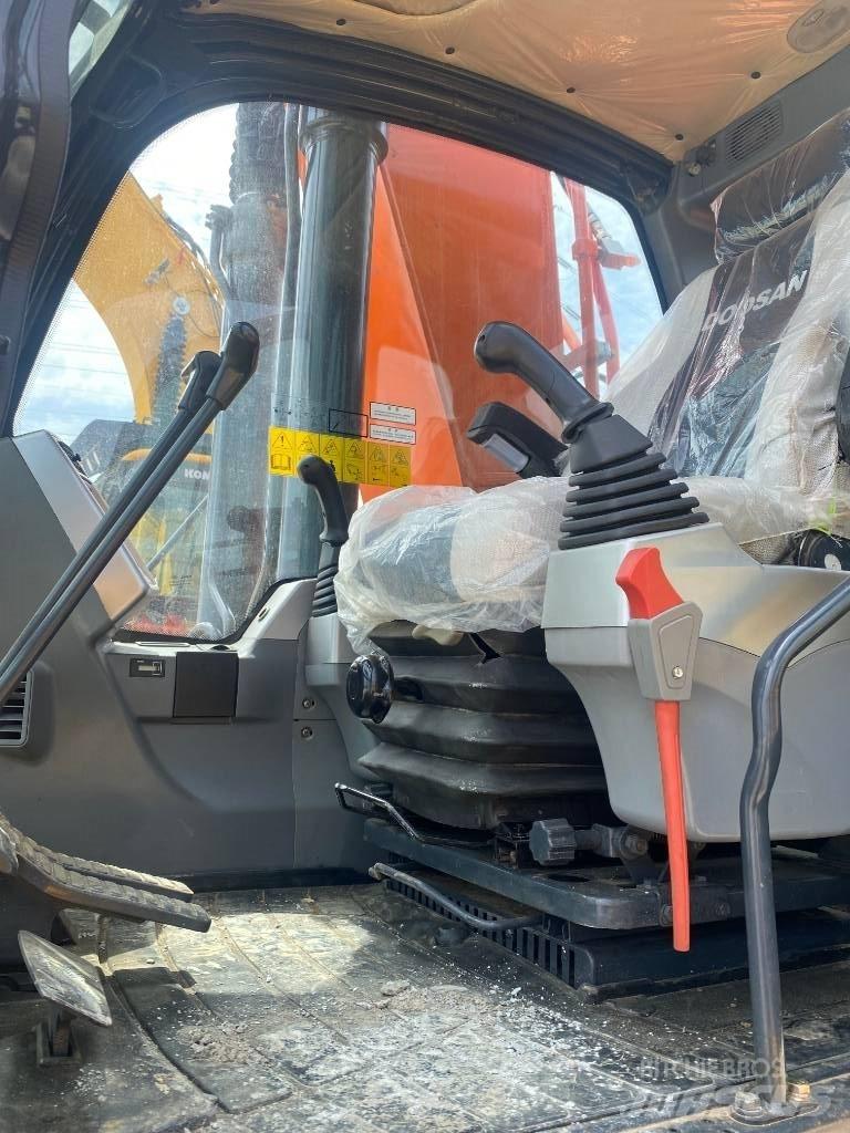Doosan DX 300 LC Pásové rýpadlá