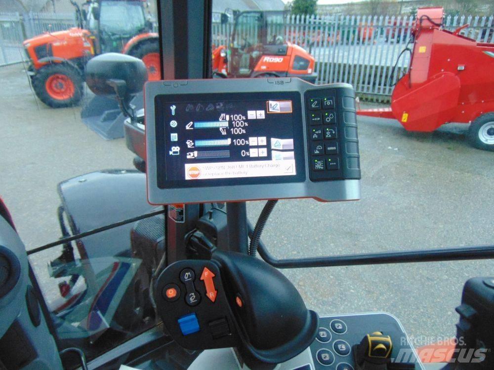 Kubota M 7151 Traktory