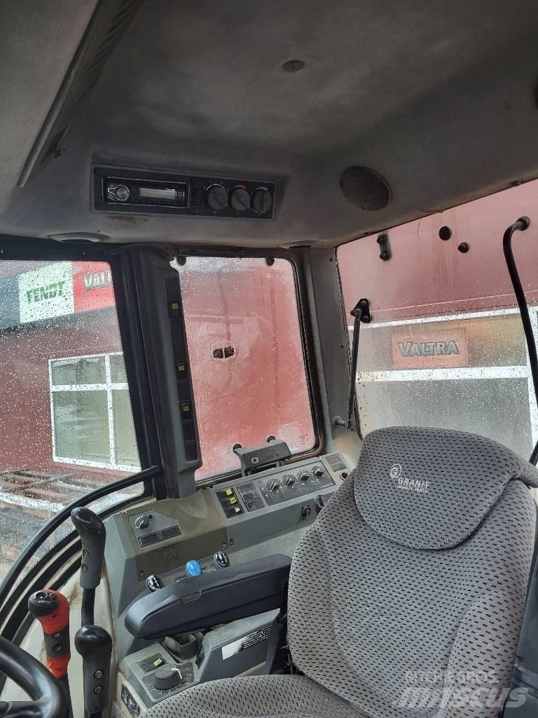 Valtra 8150 Traktory
