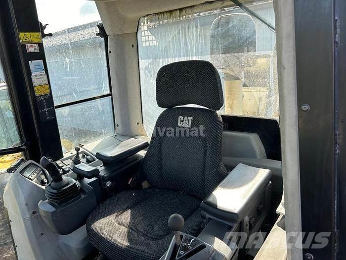 CAT 963D - Špeciálne bagre