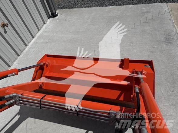 Kubota B7800 Traktory