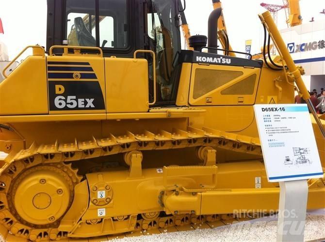 Komatsu d65ex-16 Pásové dozéry