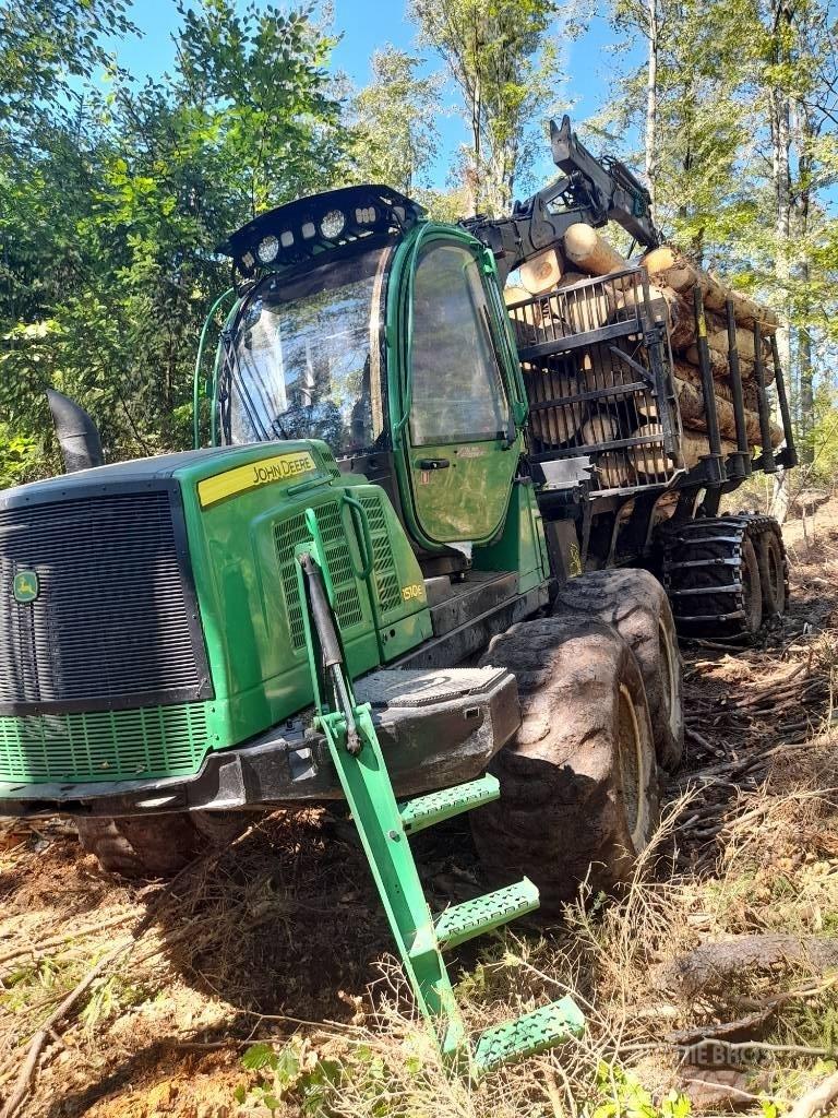 John Deere 1510 E Lesné traktory