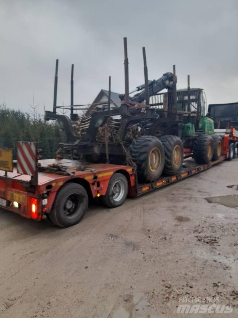 John Deere 1510 E Lesné traktory