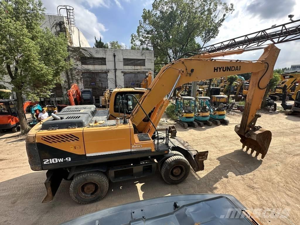 Hyundai R210W-9 Kolesové rýpadlá