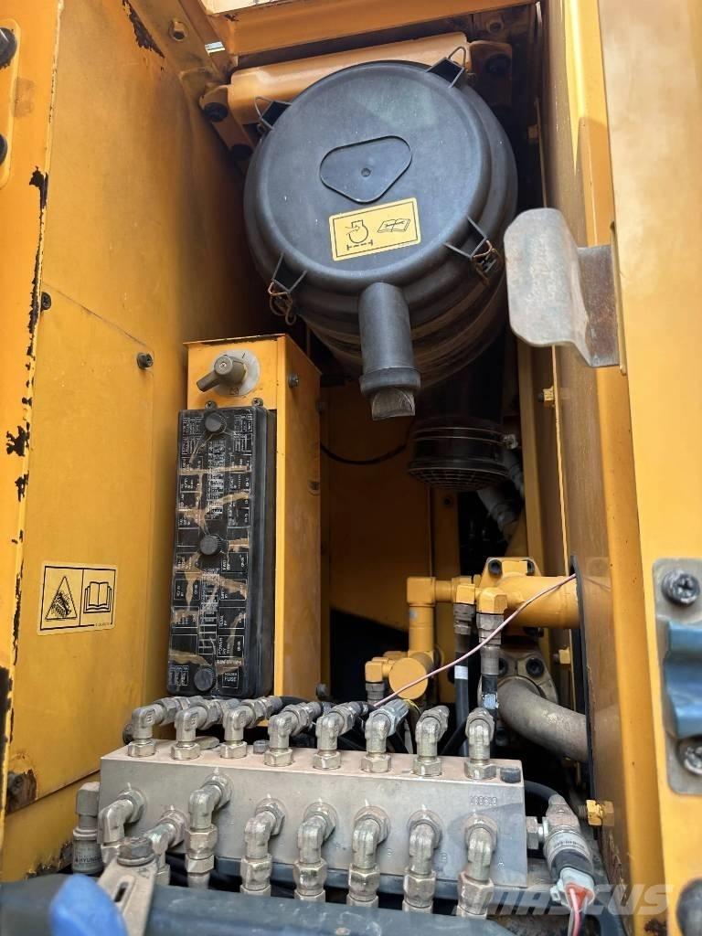 Hyundai R210W-9 Kolesové rýpadlá
