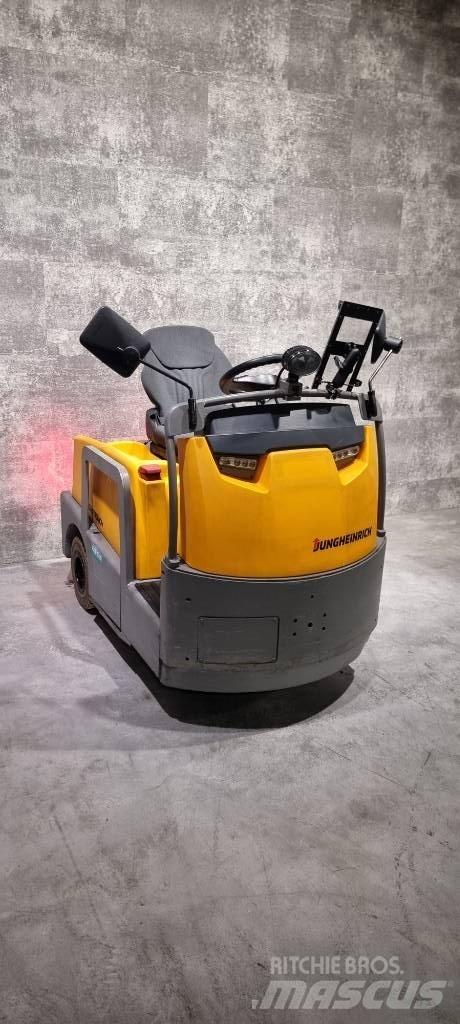 Jungheinrich EZS570 Ťahače