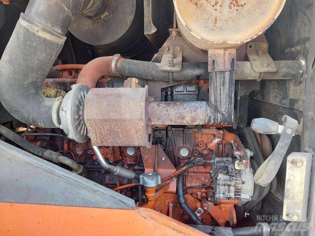 Hitachi ZW250 Kolesové nakladače