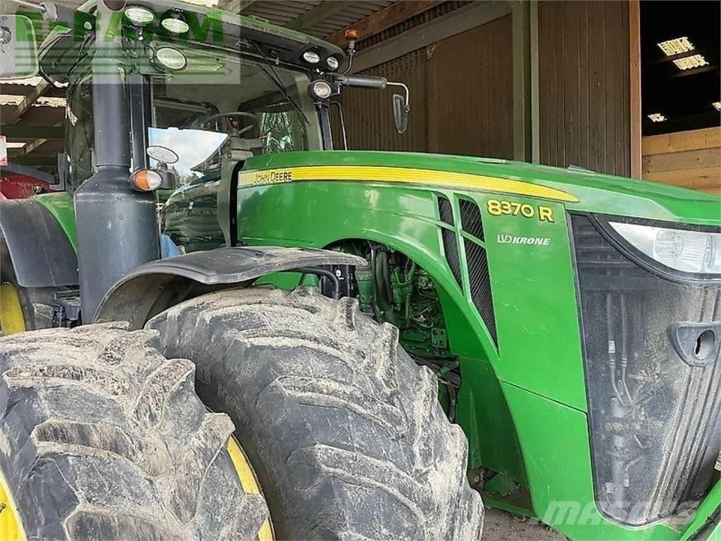 John Deere 8370 r Traktory