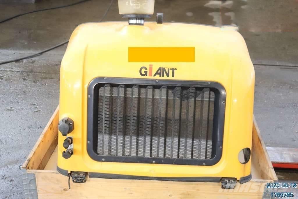 GiANT V 6004 T Kabíny a interiér