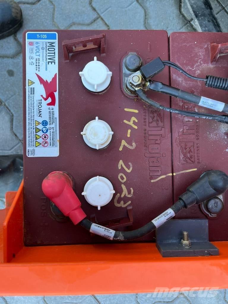 JLG 1230 ES Vertikálne stĺpové výťahy