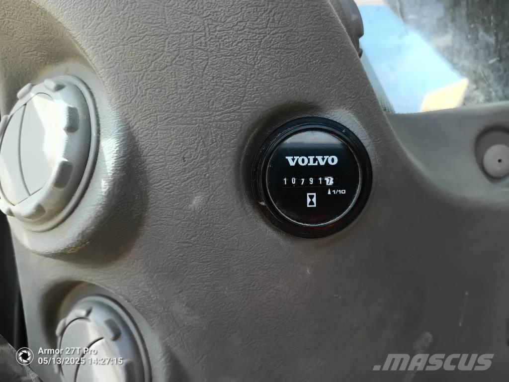 Volvo EC 300 D N L Pásové rýpadlá