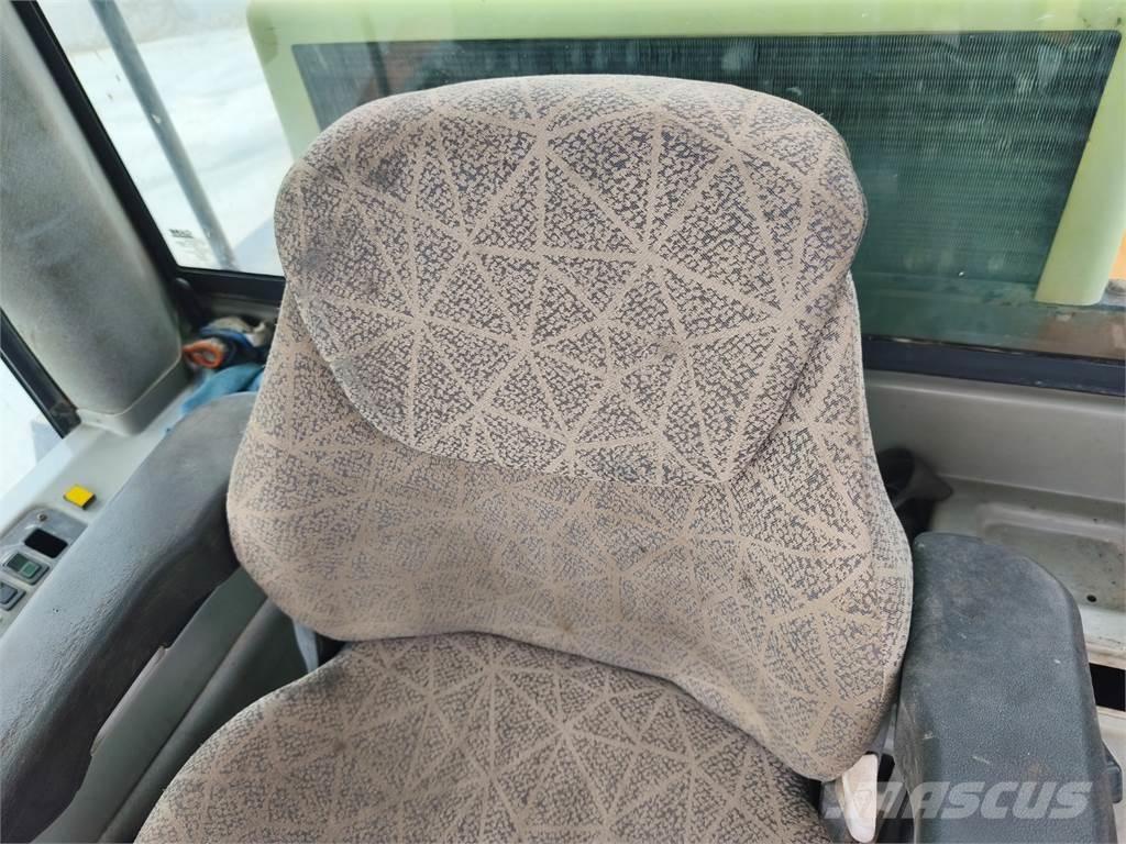 CASE 821C Stavebníctvo - ostatné