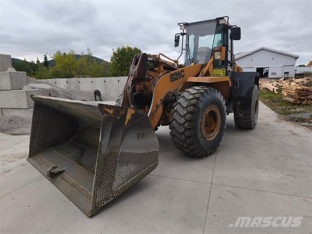 CASE 821C Stavebníctvo - ostatné