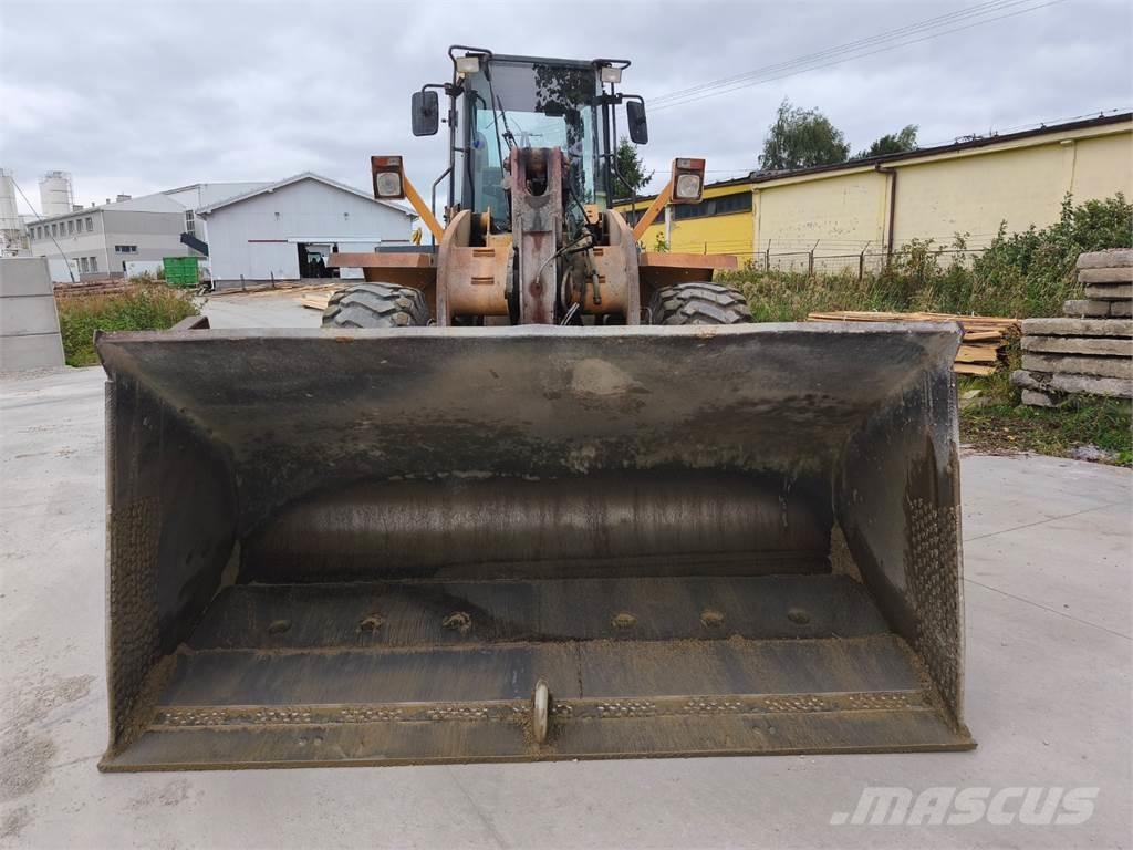 CASE 821C Stavebníctvo - ostatné