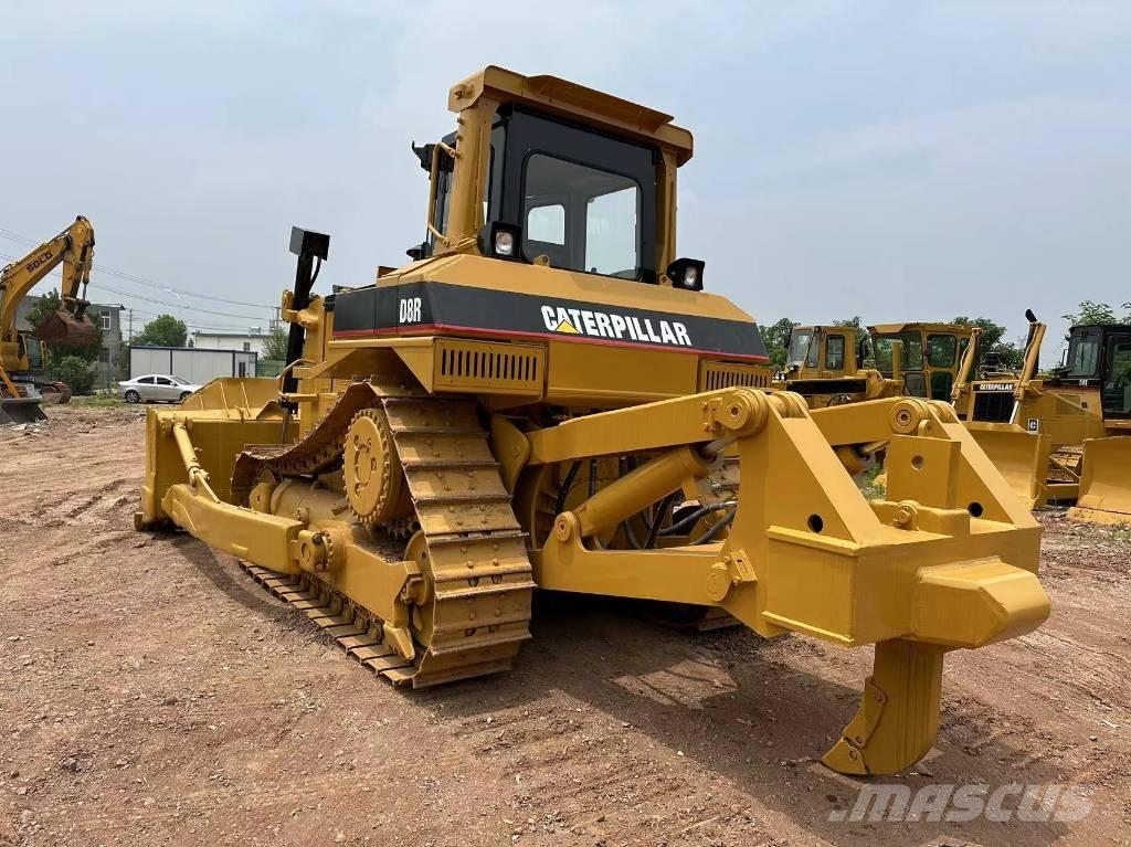 CAT D 8 R Pásové dozéry