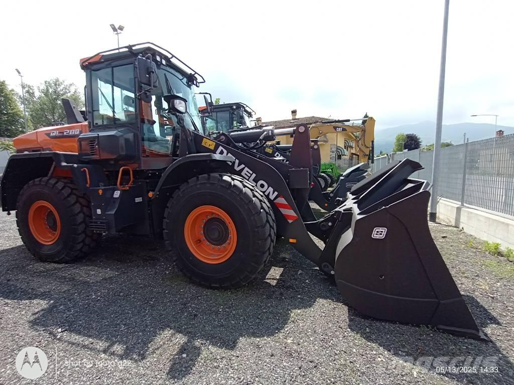 Develon DL 280-7 Kolesové nakladače