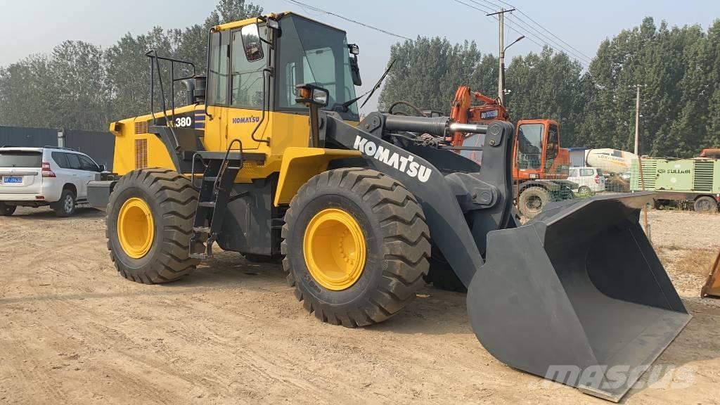 Komatsu WA380 Kolesové nakladače