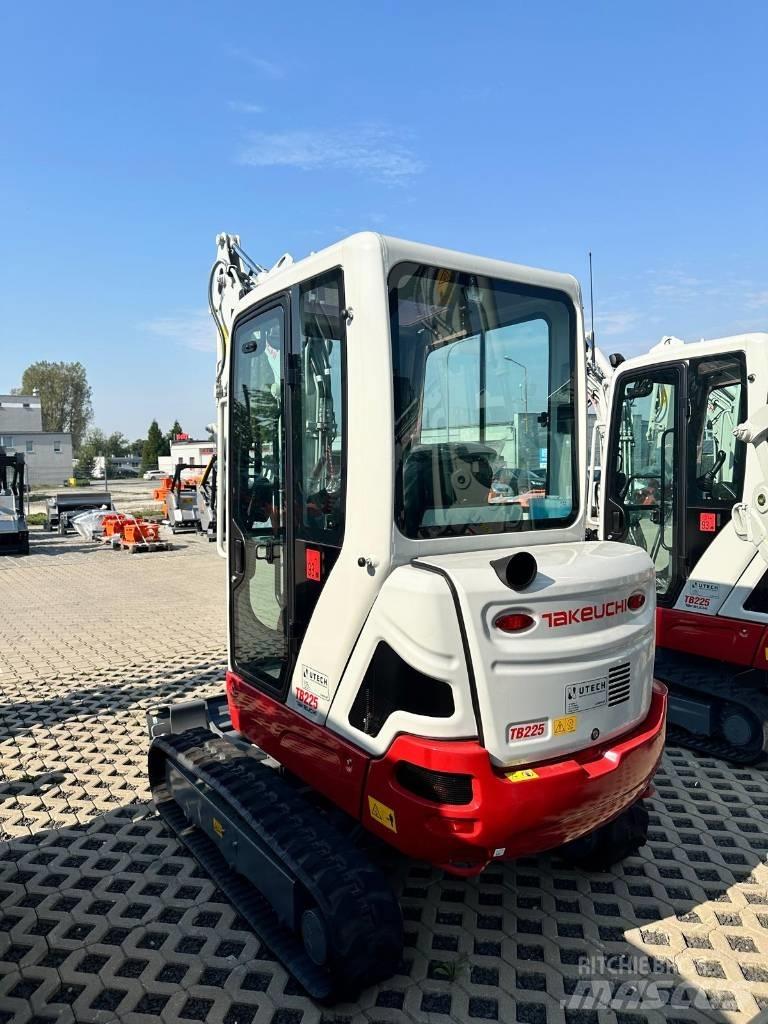Takeuchi TB 225 V0 Mini rýpadlá < 7t