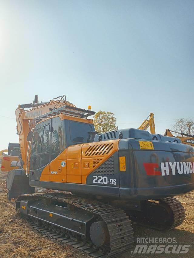 Hyundai R220-9 Pásové rýpadlá