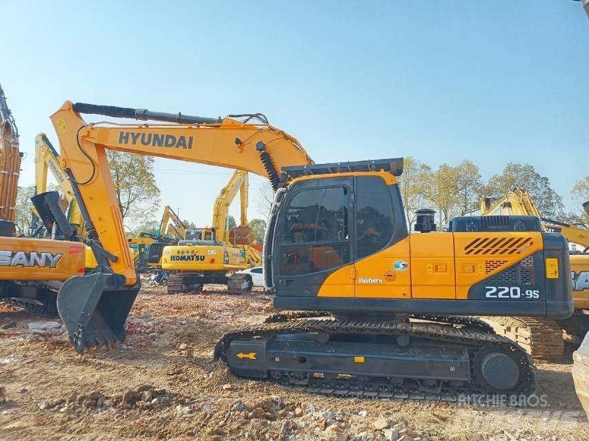 Hyundai R220-9 Pásové rýpadlá