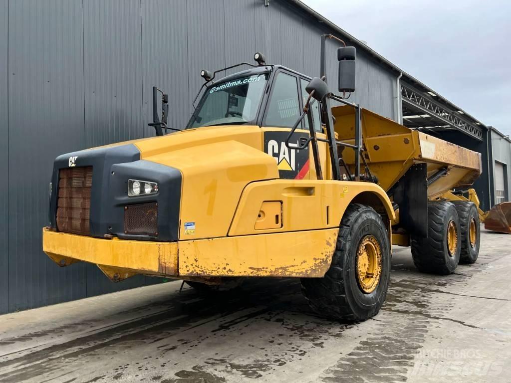 CAT 735B Kĺbové nákladné autá