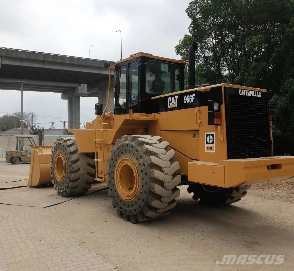 CAT 966 F Kolesové nakladače