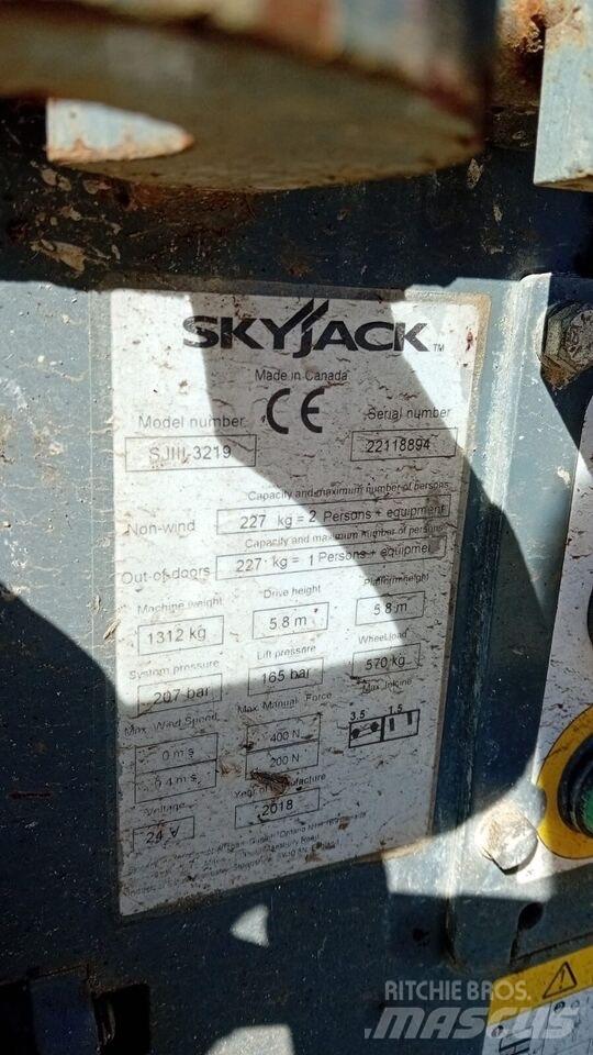 SkyJack SJ 3219 Nožnicové zdvíhacie plošiny