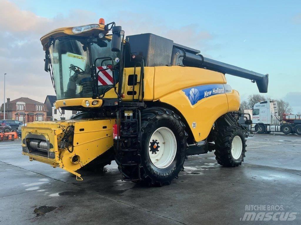 New Holland CR 9080 Kombinované zberacie stroje
