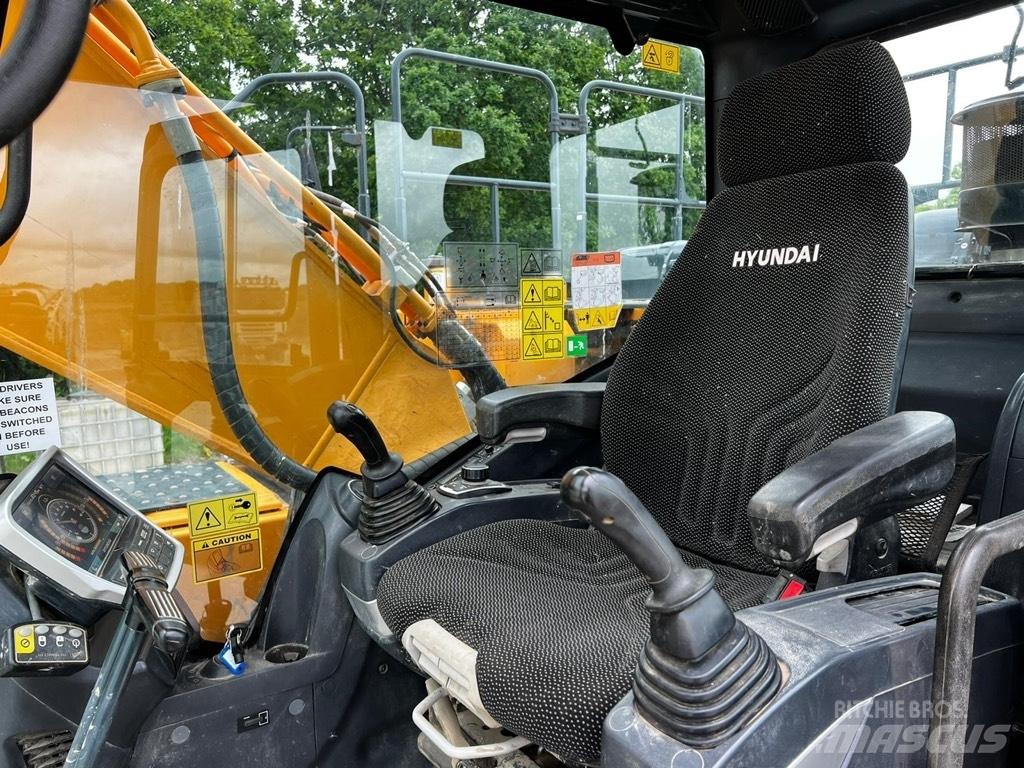 Hyundai HX 220 L Pásové rýpadlá