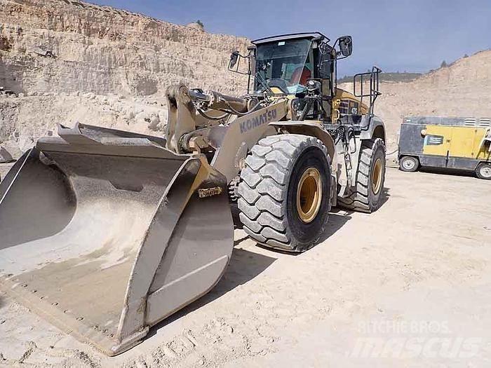 Komatsu WA475-10 Kolesové nakladače