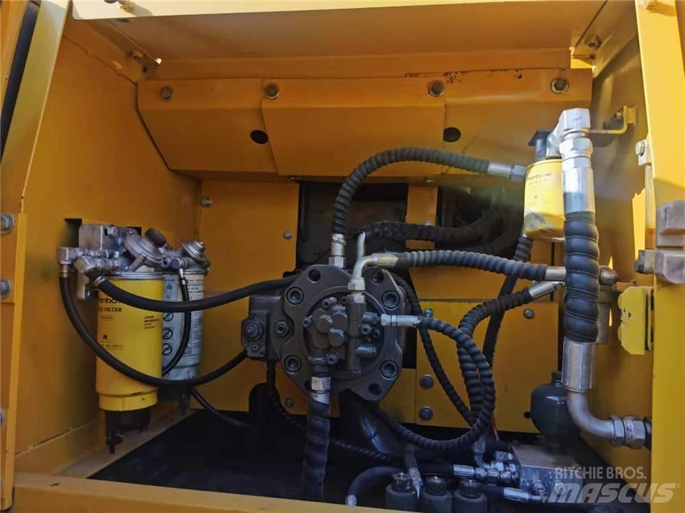 Volvo EC210D Pásové rýpadlá