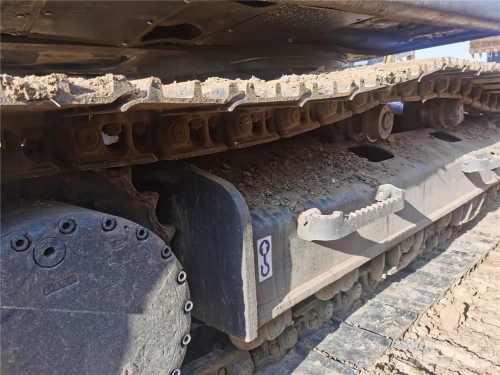 Volvo EC210D Pásové rýpadlá