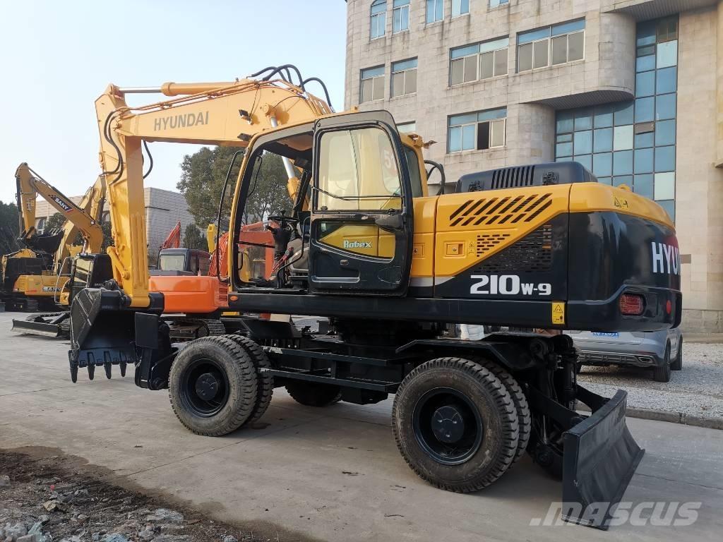 Hyundai R210W-9 Kolesové rýpadlá