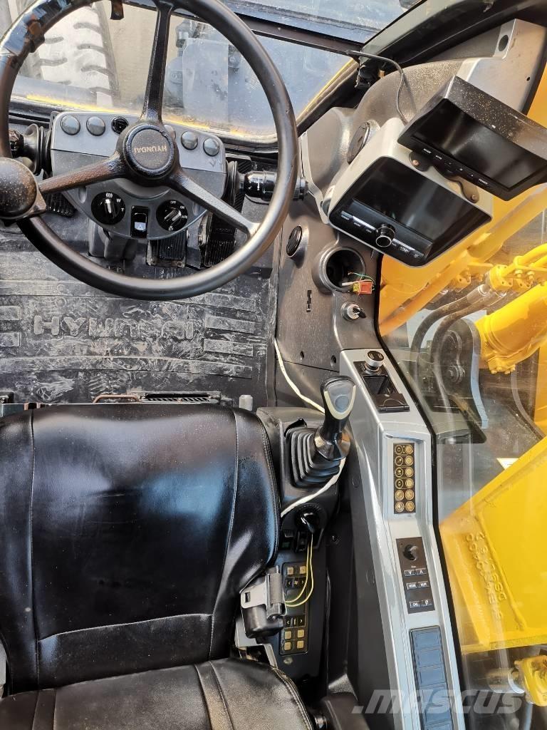 Hyundai R210W-9 Kolesové rýpadlá