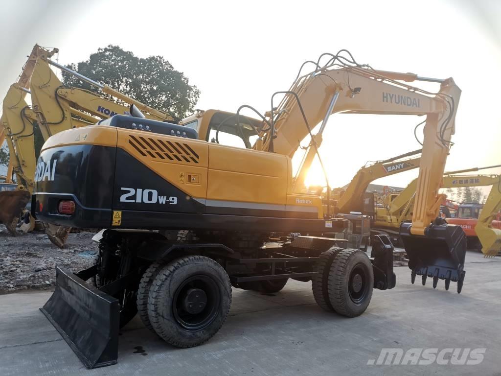 Hyundai R210W-9 Kolesové rýpadlá