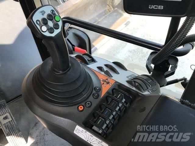JCB 4190 FASTRAC Traktory