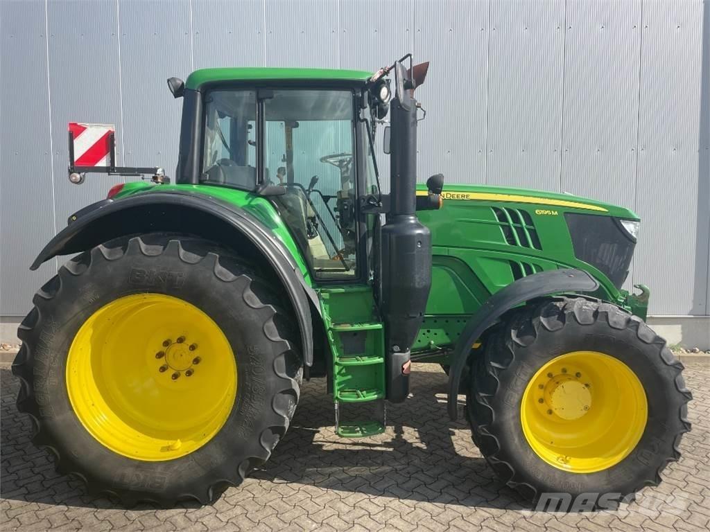 John Deere 6195M Traktory