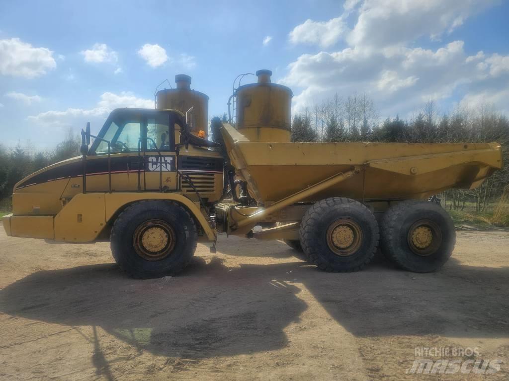 CAT 725 Kĺbové nákladné autá