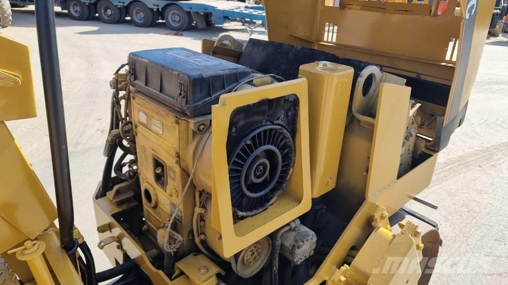 CAT CB 224 C Tandemové valce