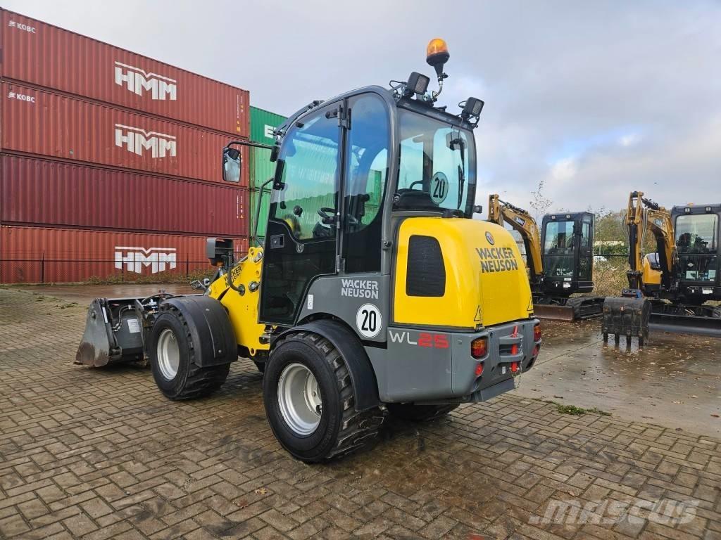 Wacker Neuson WL 25 Kolesové nakladače