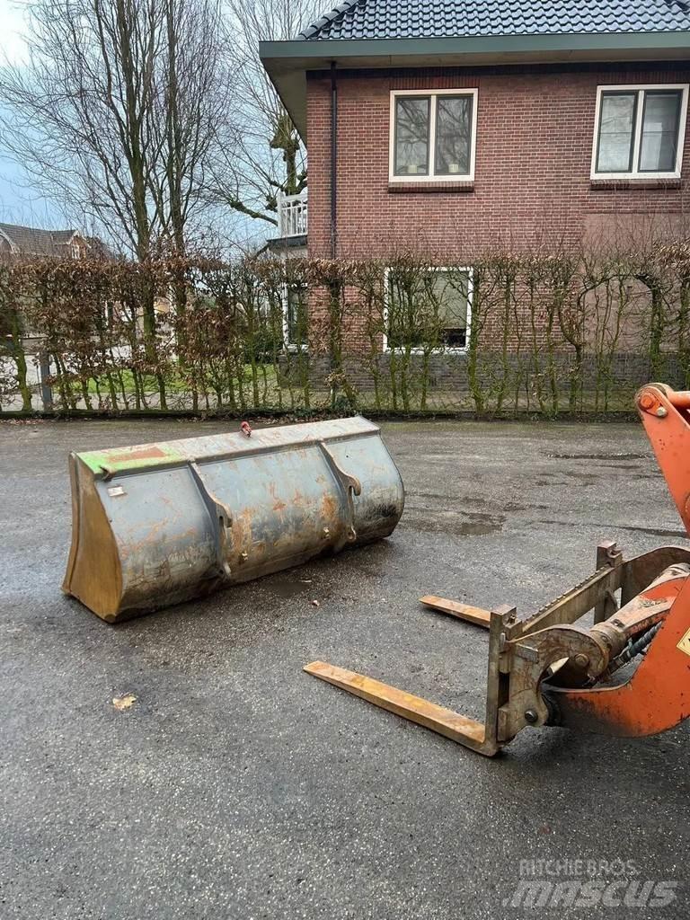 Atlas AR 75 Kolesové nakladače