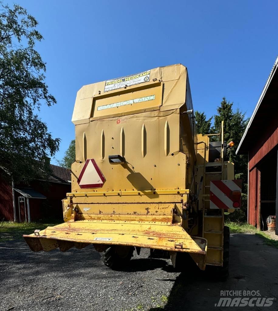 New Holland TX 34 Kombinované zberacie stroje