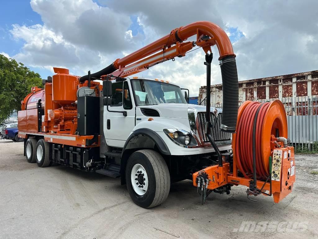 International 7400 Kombinované/Čerpacie cisterny